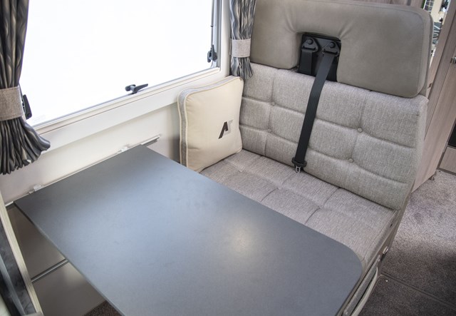 Nuevo ES Travel Seats and Dining Table